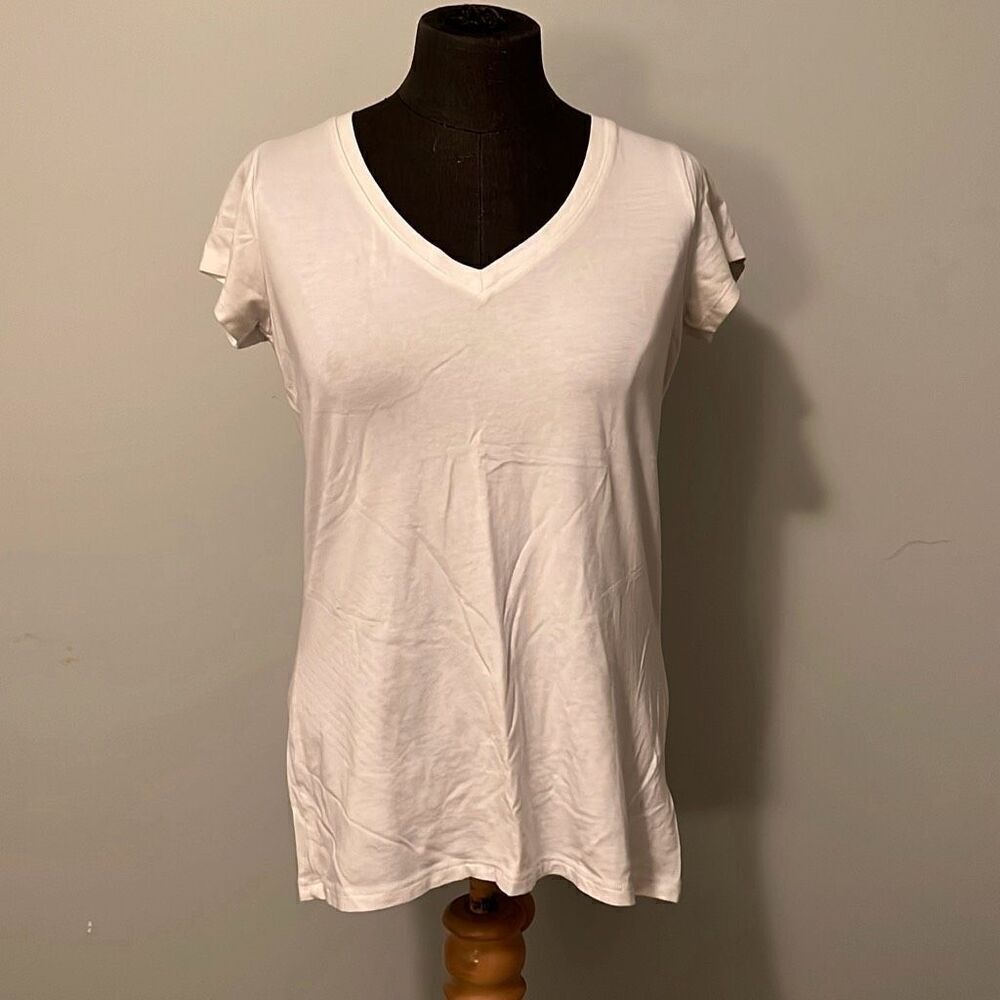 Shrinking Violet Women's White V Neck Short Sleeve T Shirt